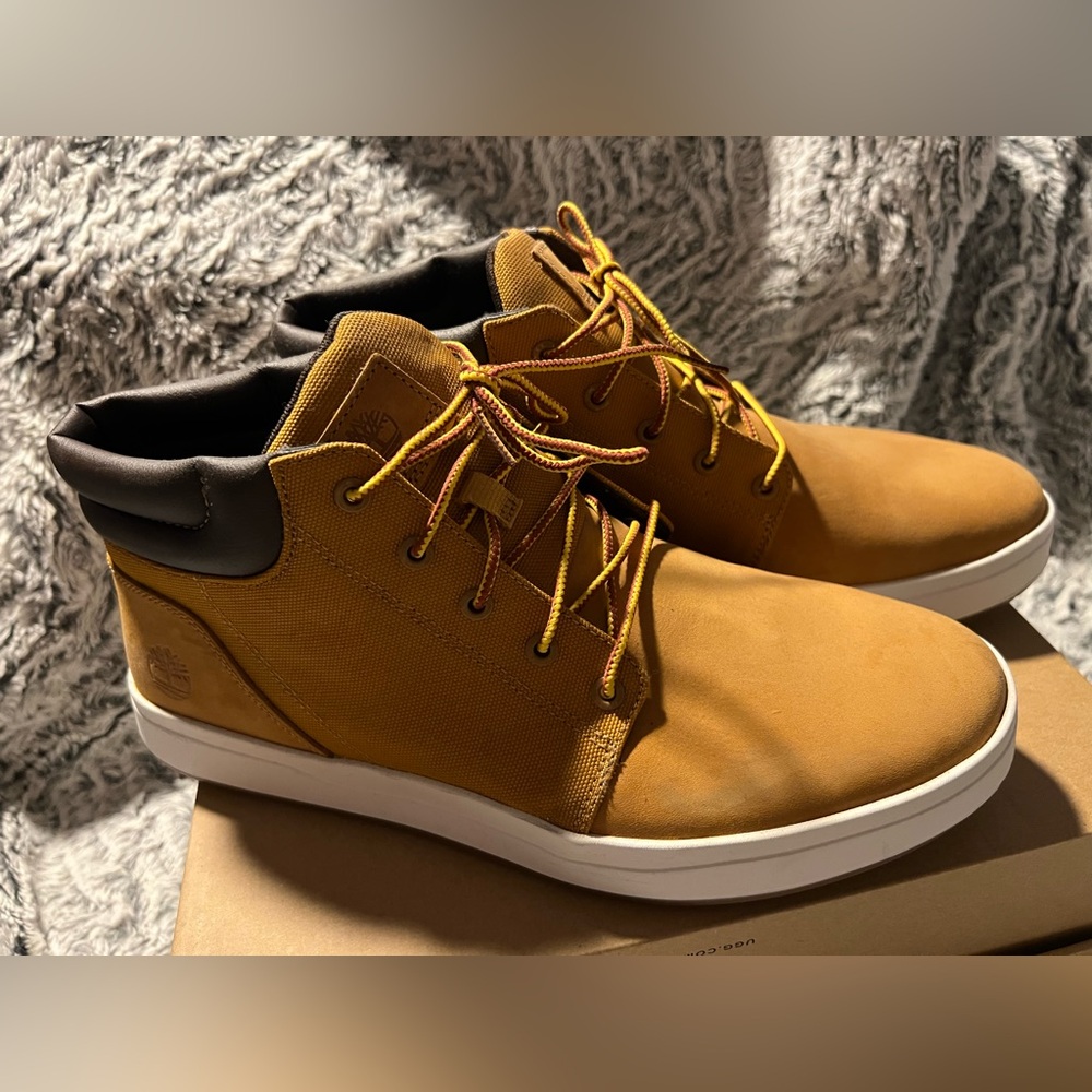 Timberland Tan Chukka Boots with Nubuck Upper